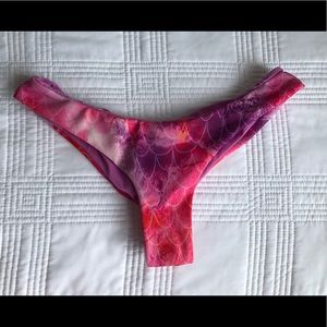 Kokoh bikini scrunch bottom
